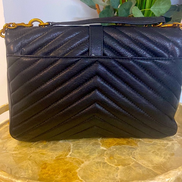 Gorgeous Y S L bag, loulou style, Black quilted leather with gold chains. Beauty - Picture 2 of 6